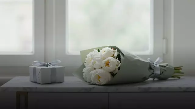 Букет белых пионов тёще: как выбрать, чтобы попасть в точку
