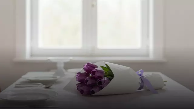 Букет фиолетовых тюльпанов тёще: подарок, который оценят