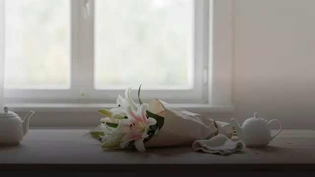 Букет из лилий маме: как выбрать подарок, который ей понравится