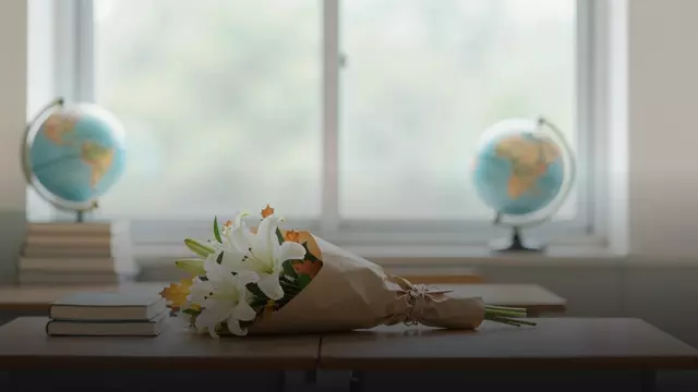 Букет из лилий на День учителя: идеи и цены