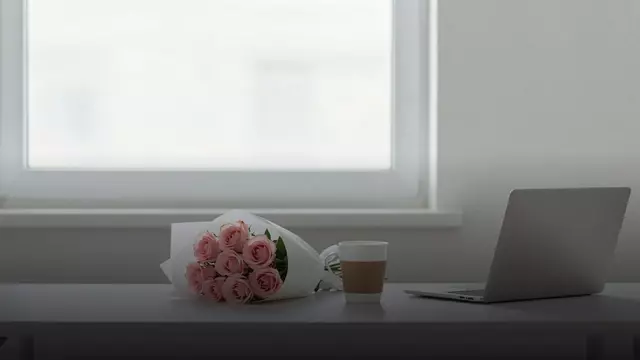 Букет розовых роз коллеге: как выбрать и не прогадать