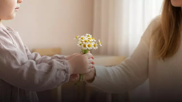Цветы для мамы: как выбрать букет, который она запомнит