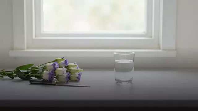 Как правильно подрезать эустому и какую воду наливать