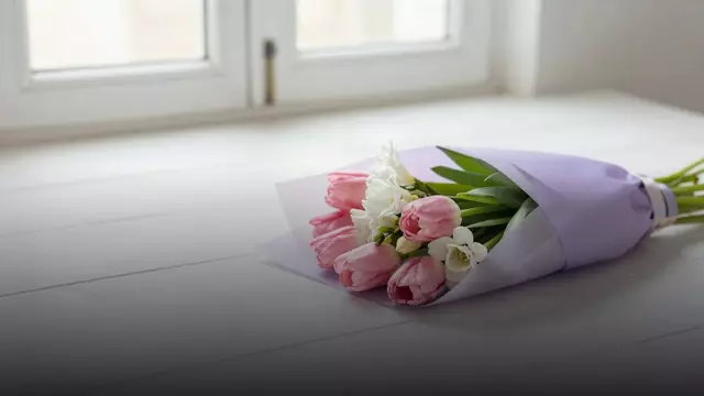 Как упаковать букет в тишью: техники, сочетания и типичные ошибки