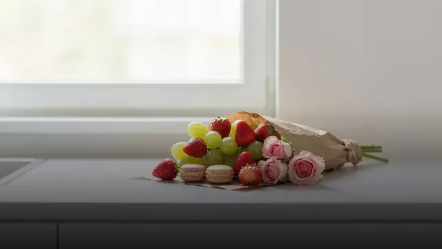 Съедобный букет для женщины: как выбрать и не прогадать