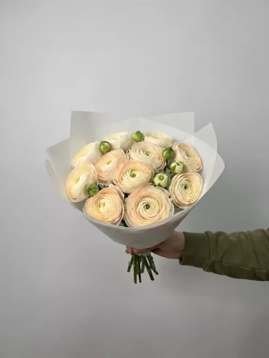 Букет живых цветов из 11 ранункулюсов микс