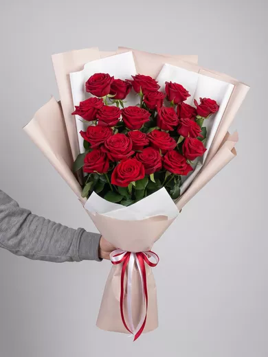 Букет живых цветов из 21 красной розы, 80 см