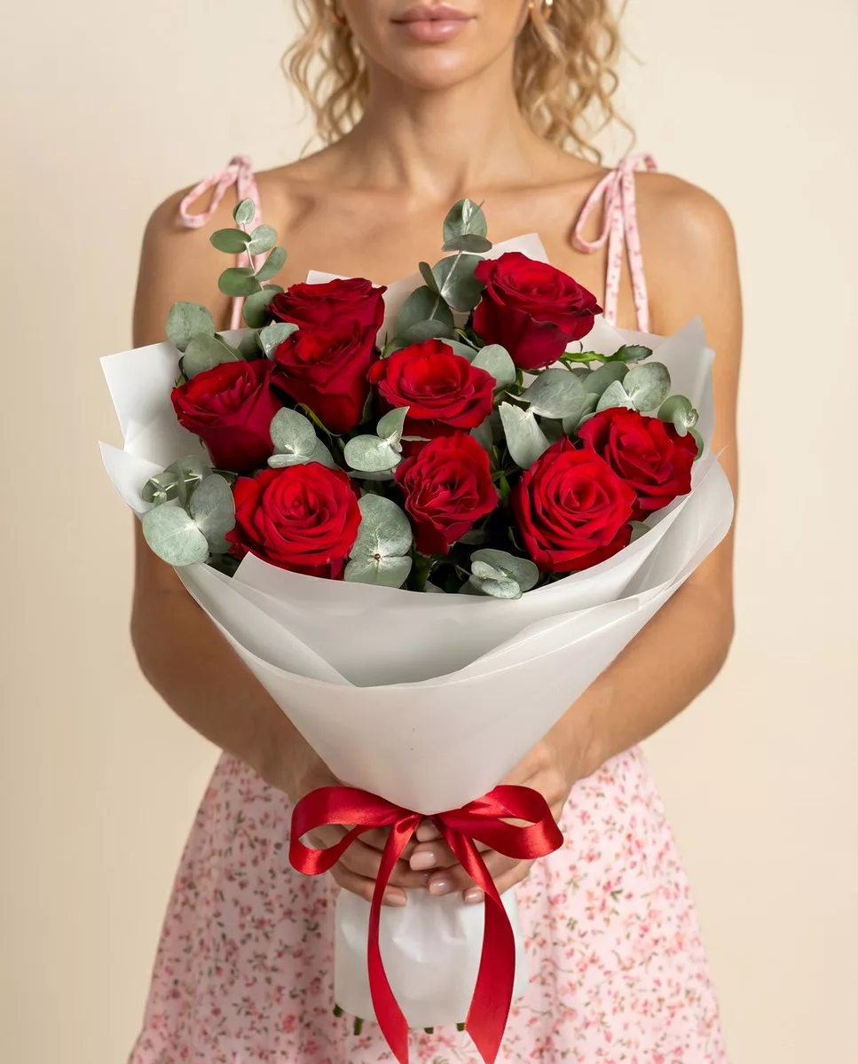 Bouquet of 9 red roses, with eucalyptus