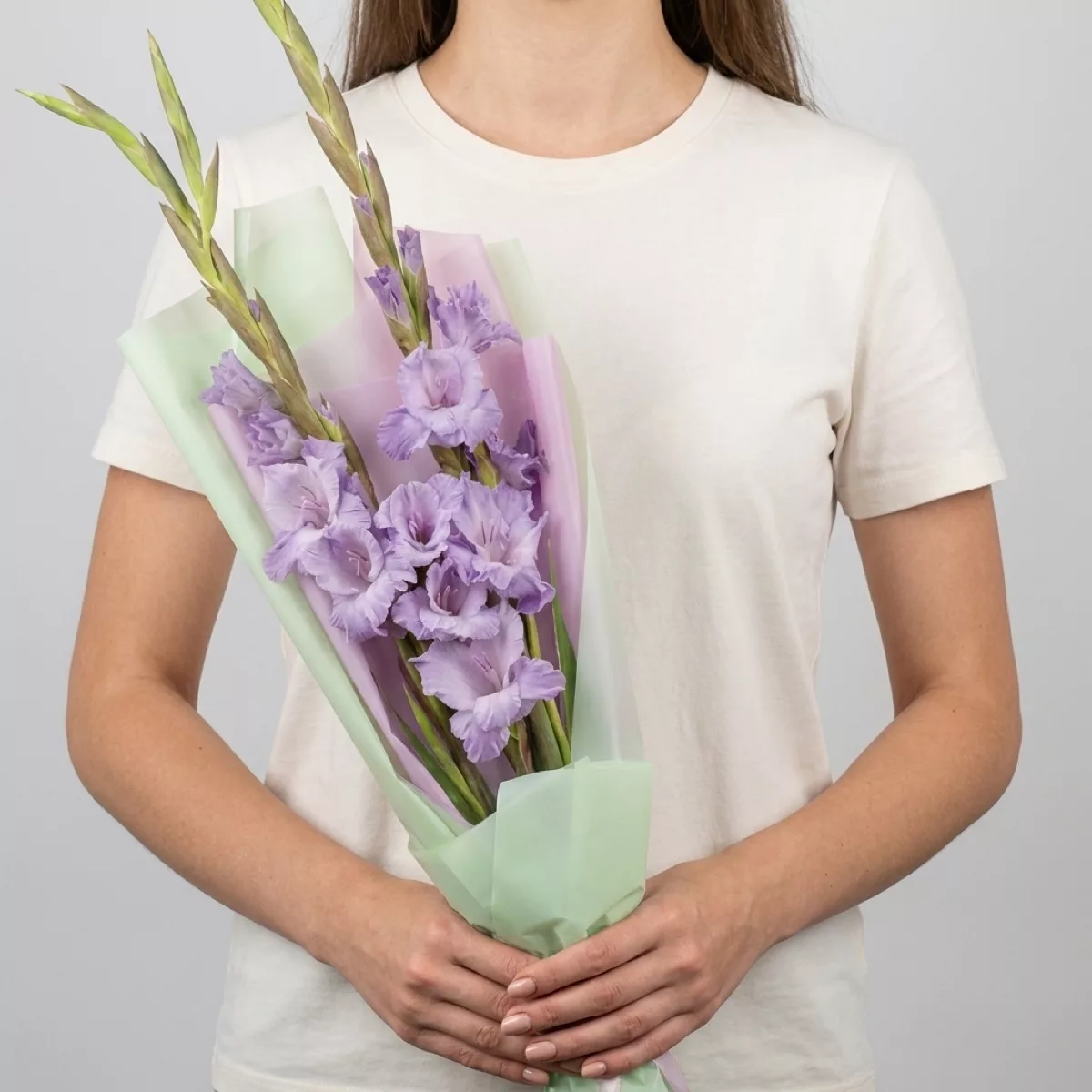 Bouquet of 3 purple gladioli