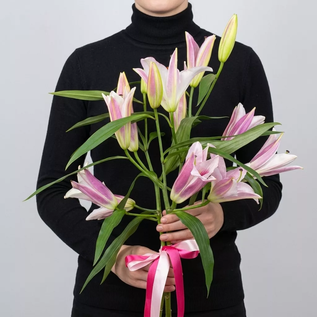 Bouquet of 3 pink lilies