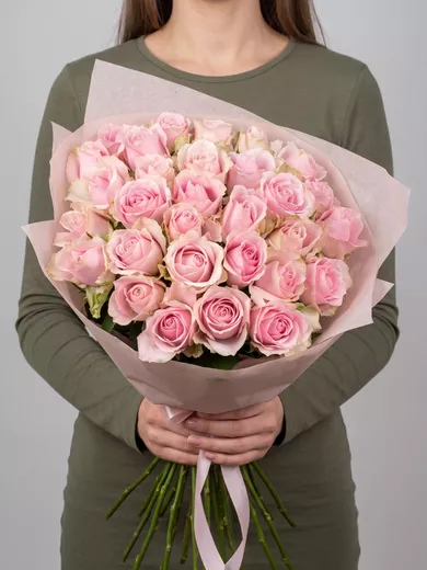 Букет живых цветов из 30 розовых роз, Эквадор, 50 см — доставка в Вормсе