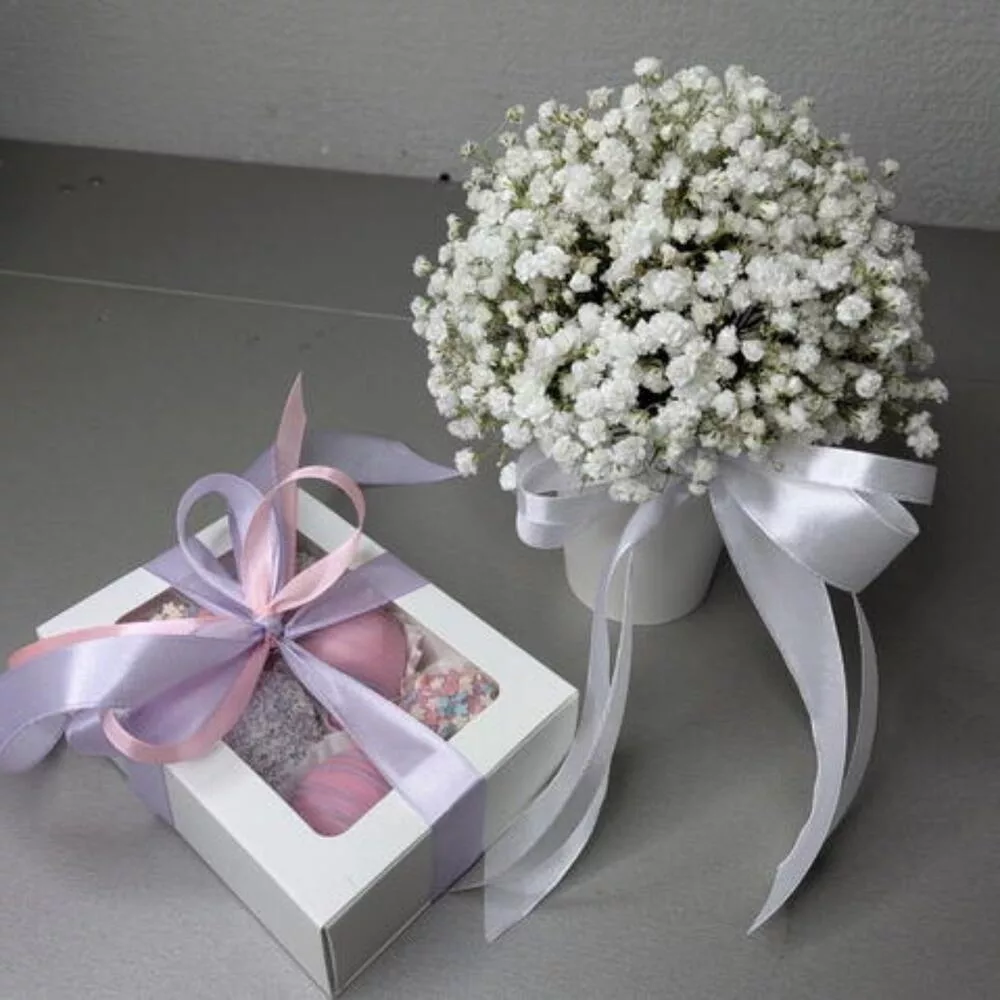 Gypsophila in with strawberries in chocolate