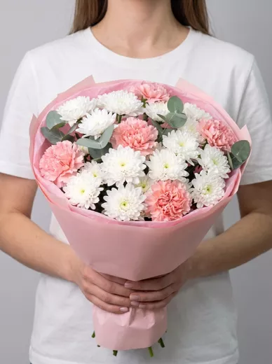 Сборный букет из 5 диантусов и 4 хризантем
