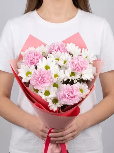 Сборный букет из 5 диантусов и 4 хризантем