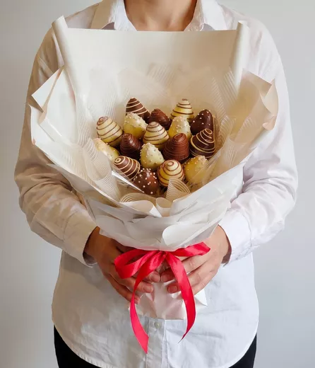 Клубника в бельгийском шоколаде — букет, 15 ягод