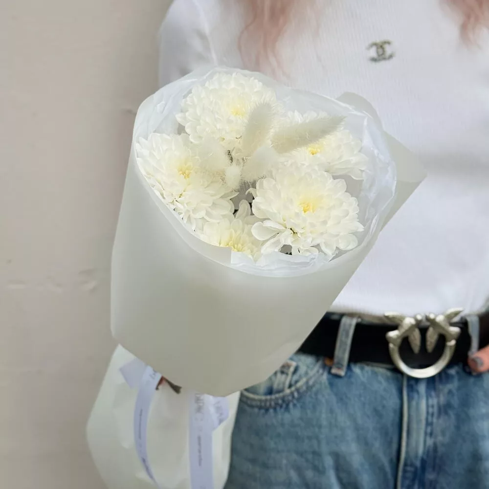 Bouquet white chrysanthemums with